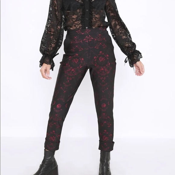 Blackmilk “DEAD PRETTY RED CUFFED PANTS” SKULLS Size Medium M NWT - Picture 12 of 16